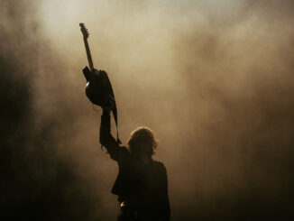 CATFISH AND THE BOTTLEMEN return with new single ‘Showtime’ 104 Catfish and the Bottlemen