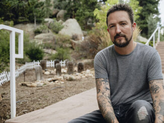 FRANK TURNER shares new single 'Letters' from upcoming album 'Undefeated' 83 FRANK TURNER