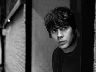 JAKE BUGG shares new single 'All Kinds Of People' from forthcoming album 'A Modern Day Distraction' 83 Jake Bugg