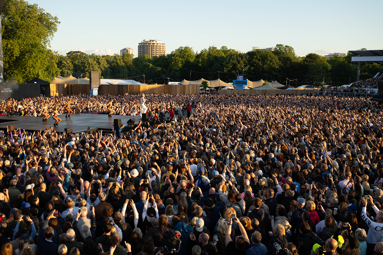 LIVE REVIEW: Robbie Williams at BST Hyde Park, London 83 Robbie Williams
