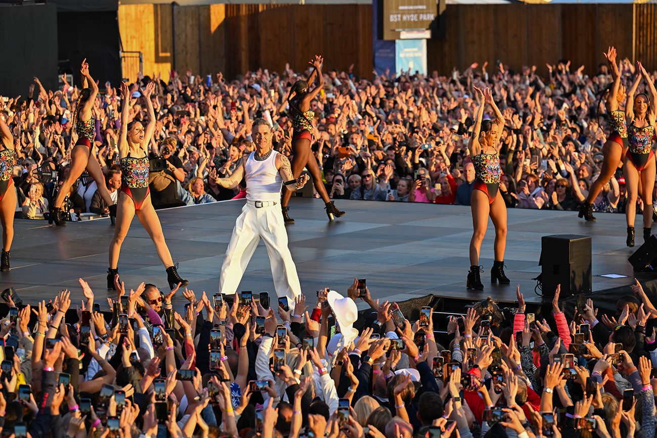 LIVE REVIEW: Robbie Williams at BST Hyde Park, London 82 BST HYDE PARK 2024 - July 6 2024
