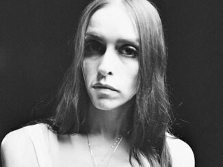 TESS PARKS shares video for new single 'Crown Shy' from upcoming album 'Pomegranate' 83 tess parks
