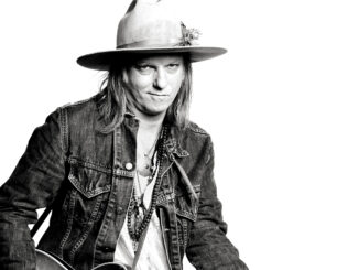 Brian Jonestown Massacre share new track ‘Don’t Look At Me,’ featuring Aimee Nash 87 ANTON NEWCOMBE