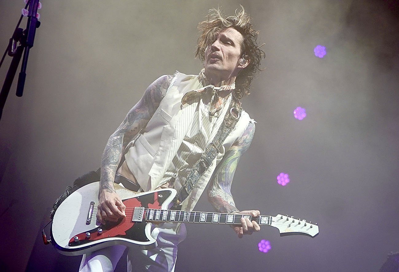IN FOCUS// The Darkness Set Wembley Arena Alight with Glam Rock Glory 83 IN FOCUS// The Darkness Set Wembley Arena Alight with Glam Rock Glory Credit: Alina Salihbekova