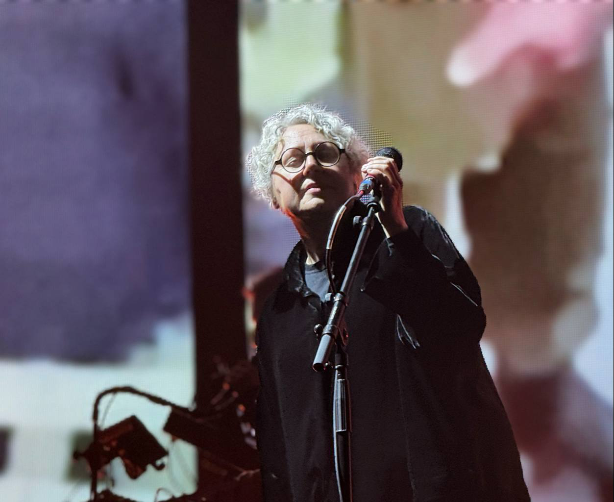 LIVE REVIEW: Massive Attack Confront War, Climate Crisis, and Corporate Power in Stunning Manchester Show 87 massive attack