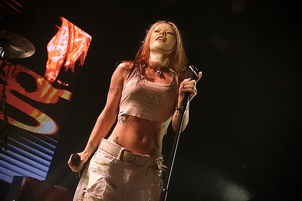 LIVE REVIEW: Wet Leg Turn Nottingham Into a Sing-Along Frenzy 85 LIVE REVIEW: Wet Leg Turn Nottingham Into a Sing-Along Frenzy Credit: Alina Salihbekova
