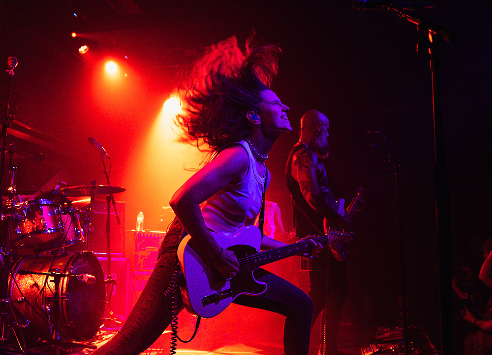 LIVE REVIEW: Baroness Pay Tribute with Emotional Red & Blue Sets in Los Angeles 84 LIVE REVIEW: Baroness Pay Tribute with Emotional Red & Blue Sets in Los Angeles Credit: Triffin Constantine