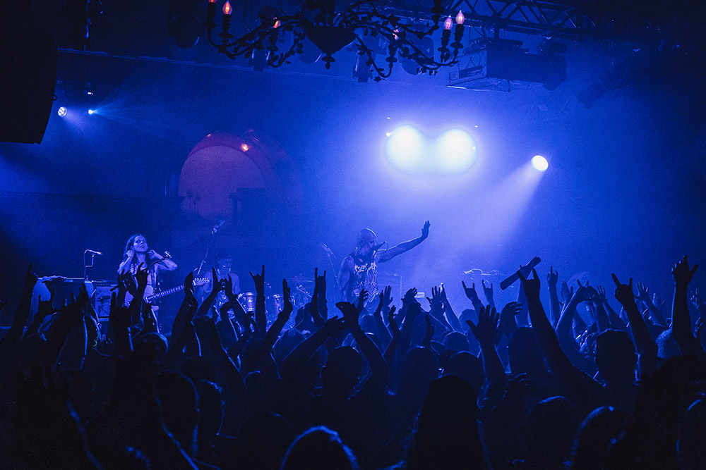 LIVE REVIEW: Baroness Pay Tribute with Emotional Red & Blue Sets in Los Angeles 86 LIVE REVIEW: Baroness Pay Tribute with Emotional Red & Blue Sets in Los Angeles Credit: Triffin Constantine
