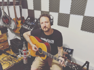 Frank Turner Announces "The Next Ten Years" Triple Vinyl Set - Out 7 November 2025 82 Frank Turner