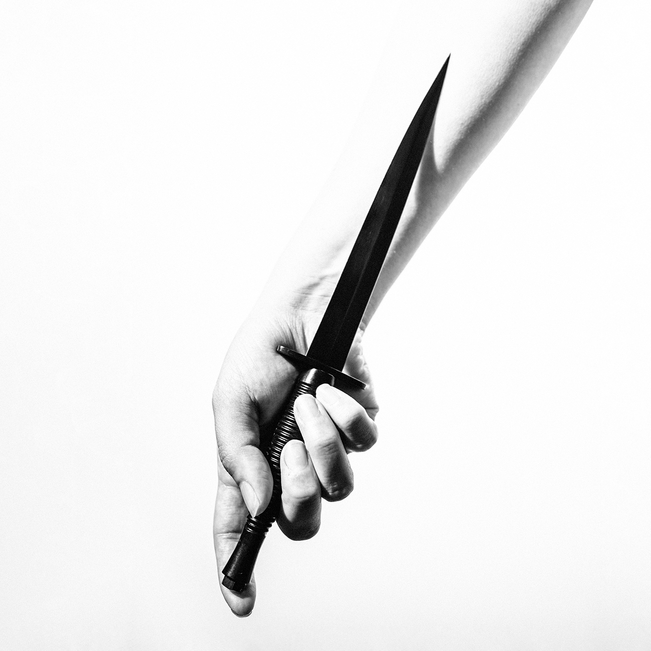 ALBUM REVIEW: IST IST - Dagger