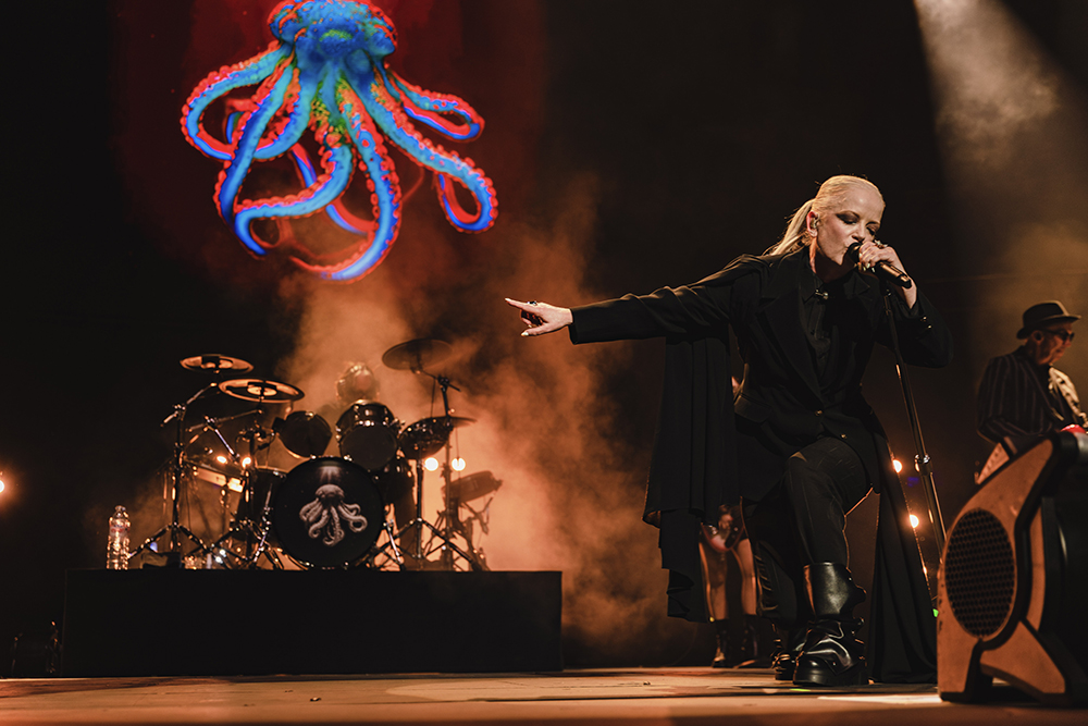 LIVE REVIEW: Garbage and Placebo Deliver Emotion and Power at Teenage Cancer Trust Royal Albert Hall Show 85 Garbage
