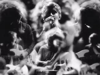 GIRL BAND REVEAL 'DE BOM BOM' VIDEO