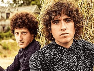 DARLING SHARE  'IT’S JUST ONE LOOK' – OFFICIAL MUSIC VIDEO - watch