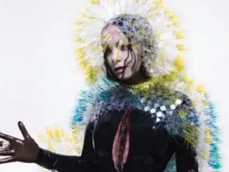 BJORK RUSH RELEASES DIGITAL VERSION OF 'VULNICURA' ON ITUNES