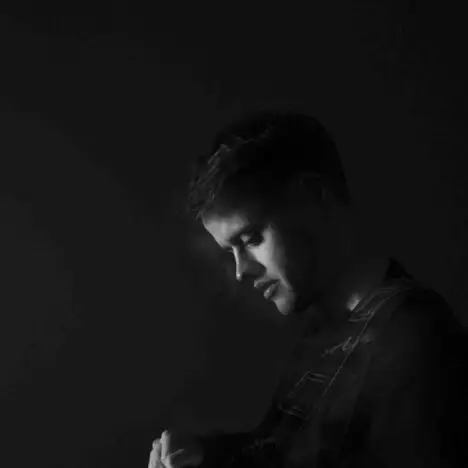 ALFIE CONNOR - Unveils debuts single 'Stranger' - Listen 