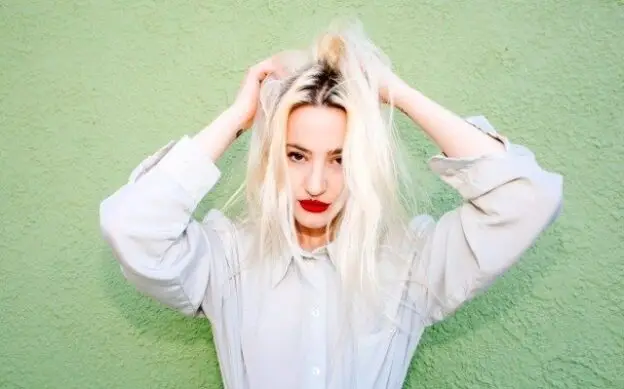 BETH JEANS HOUGHTON ANNOUNCES NAME CHANGE TO 'DU BLONDE',  NEW ALBUM SET FOR SPRING 2015 