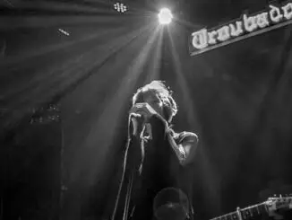 CATFISH COAST TO COAST:  a photo tour across America with CATFISH AND THE BOTTLEMEN PT1 11