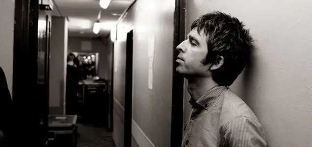 NOEL GALLAGHER HAS OFFERED TO WRITE SONGS FOR LIAM GALLAGHER 