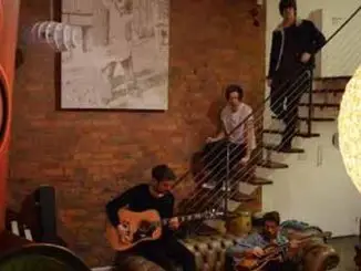 THE REVEURS - Premiere new track  'Take a Bow' - Listen