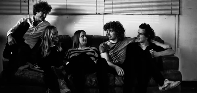 ORLANDO SEALE & THE SWELL: Share Video for 'All Of The Dogs' - Watch