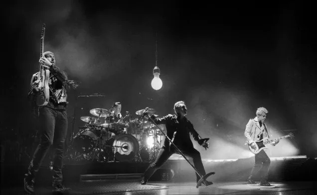 U2 - BRINGS ITS REINVENTION OF THE ROCK & ROLL ARENA SHOW TO HBO IN TWO WORLD PREMIERES 81 U2