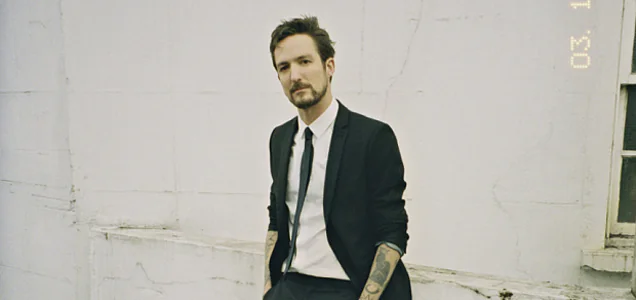 ALBUM REVIEW: FRANK TURNER - POSITIVE SONGS FOR NEGATIVE PEOPLE 