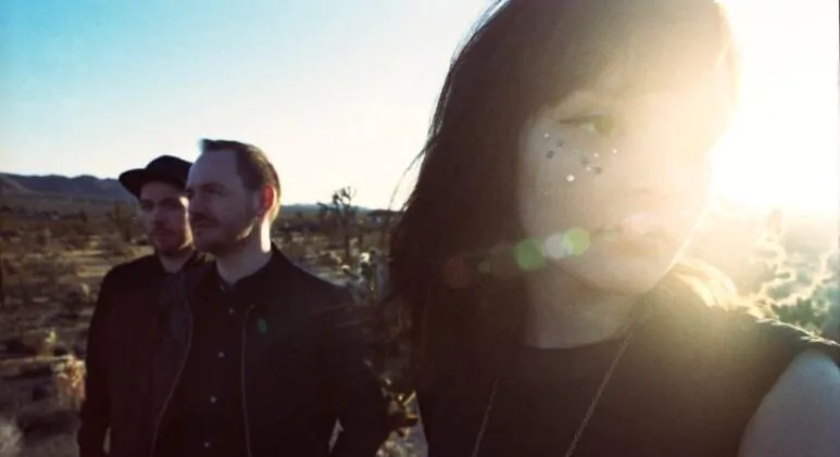 CHVRCHES - SHARE VIDEO FOR "LEAVE A TRACE" 