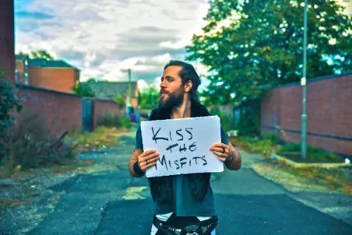 FELIX HAGAN & THE FAMILY - reveal 'Kiss The Misfits' video - watch 