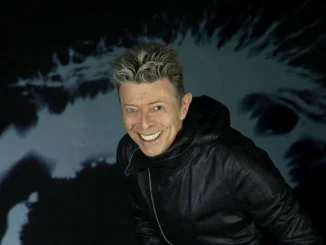 DAVID BOWIE  ★ FIRST #1 U.S. ALBUM TOPS CHARTS WORLDWIDE INCLUDING THE UK, AUSTRALIA