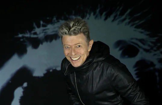DAVID BOWIE ★ FIRST #1 U.S. ALBUM TOPS CHARTS WORLDWIDE INCLUDING THE UK, AUSTRALIA