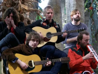 THE HANGING STARS Announce Debut Album 'Over the Silvery Lake' 82 THE HANGING STARS Announce Debut Album 'Over the Silvery Lake'