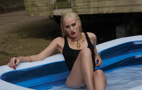 BETSY has premiered the striking video for ‘Fair’, Watch here 