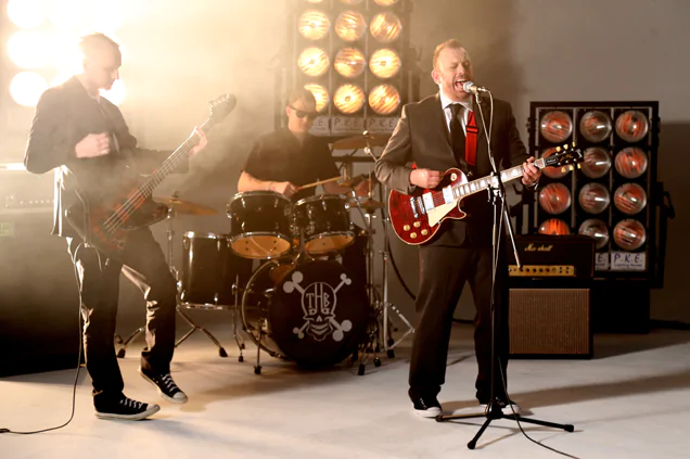 TOM HINGLEY BAND release charity 7" for RECORD STORE DAY 82 TOM HINGLEY BAND