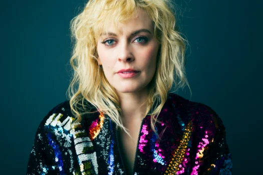 TRACK OF THE DAY: LITTLE SCREAM - 'THE KISSING'