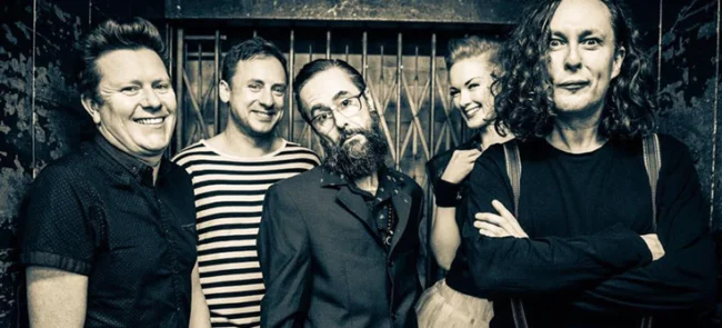 Track of the Day: The Wonder Stuff - 'For The Broken Hearted' 