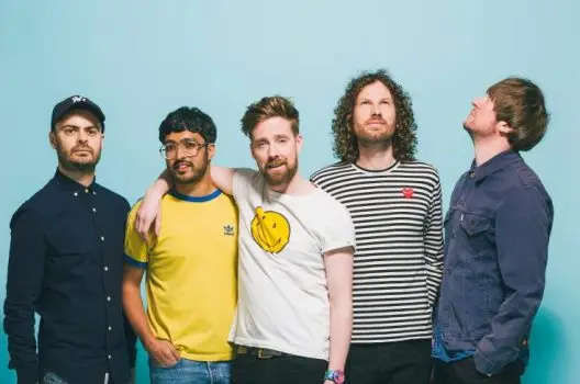 KAISER CHIEFS unveil video for new single 'HOLE IN MY SOUL'