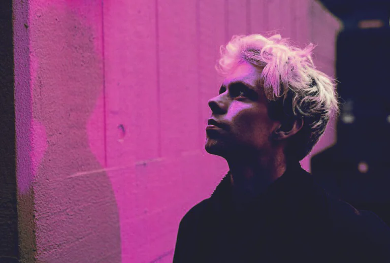 Track of the Day: Harry Baker - 'Violets' 