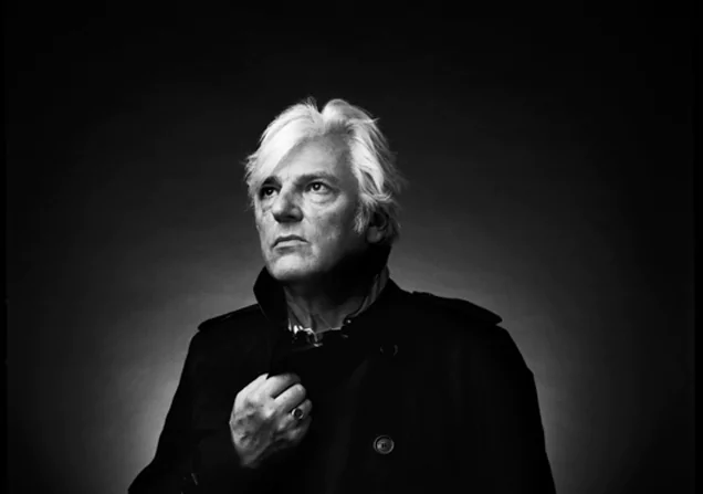 ROBYN HITCHCOCK shares new video for "Raymond & The Wires" 