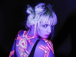 TRACK OF THE DAY : LYDMOR – “MONEY TOWERS”