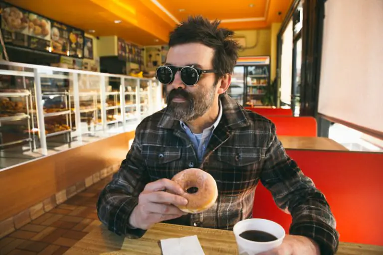 EELS Reveal Video for 'Rusty Pipes' - Watch Now 