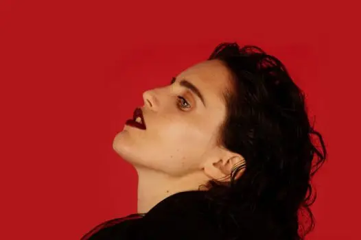 ANNA CALVI Shares Title Track From Third Studio Album 'Hunter' - Watch Video 