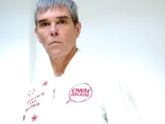 IAN BROWN has released a brand new single, ‘First World Problems’ - Listen Now 2