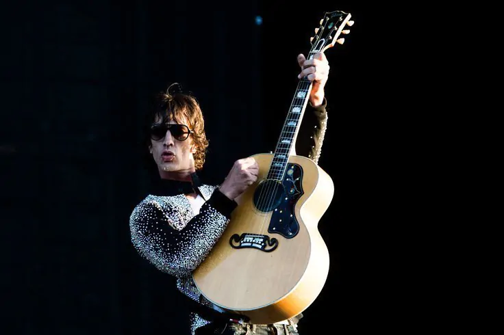 RICHARD ASHCROFT releases a video for the track ‘Born To Be Strangers’, from album ‘Natural Rebel’ - Watch Now 