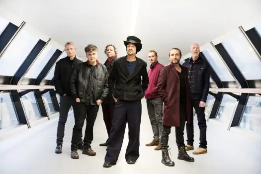 INTERVIEW: James' bassist JIM GLENNIE discusses new album 'Living in Extraordinary Times.' 1