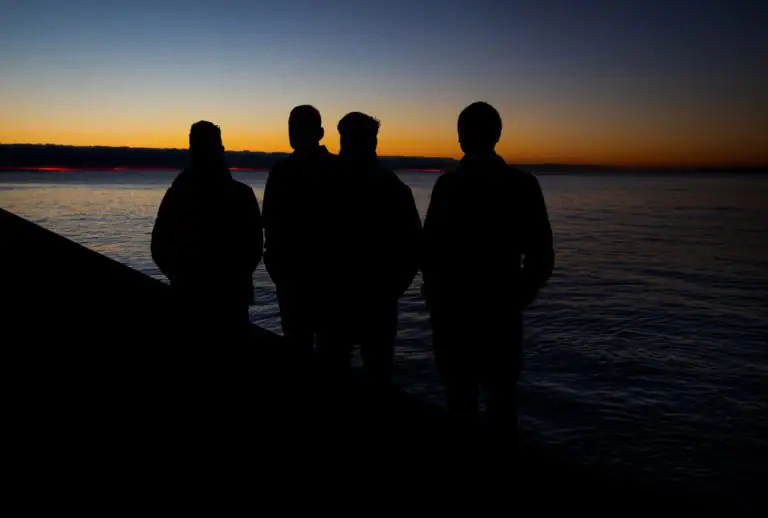 AMERICAN FOOTBALL share video for 'Silhouettes'; taken from new album American Football (LP3) 