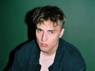 SAM FENDER announces new single 'Play God' + UK tour