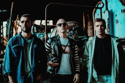 TWO DOOR CINEMA CLUB to join SNOW PATROL at Ward Park, Bangor on Saturday 25th May 