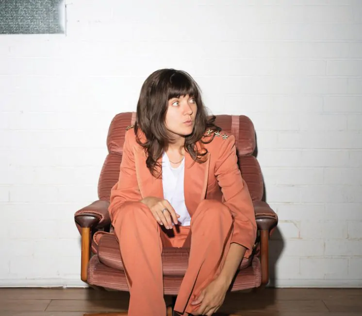 COURTNEY BARNETT shares video for new single, ‘Everybody Here Hates You’ – Watch Now