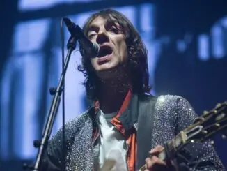 RICHARD ASHCROFT covers Prince's Purple Rain at London concert