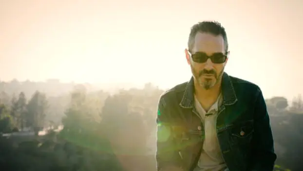 TRACK PREMIERE: We Are Strangers (Josh Kramon) Shares